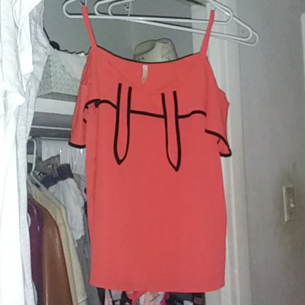 Off the shoulders Coral top with bow